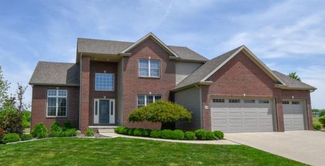 39 Crooked Creek Ct, Bloomington, $309,999